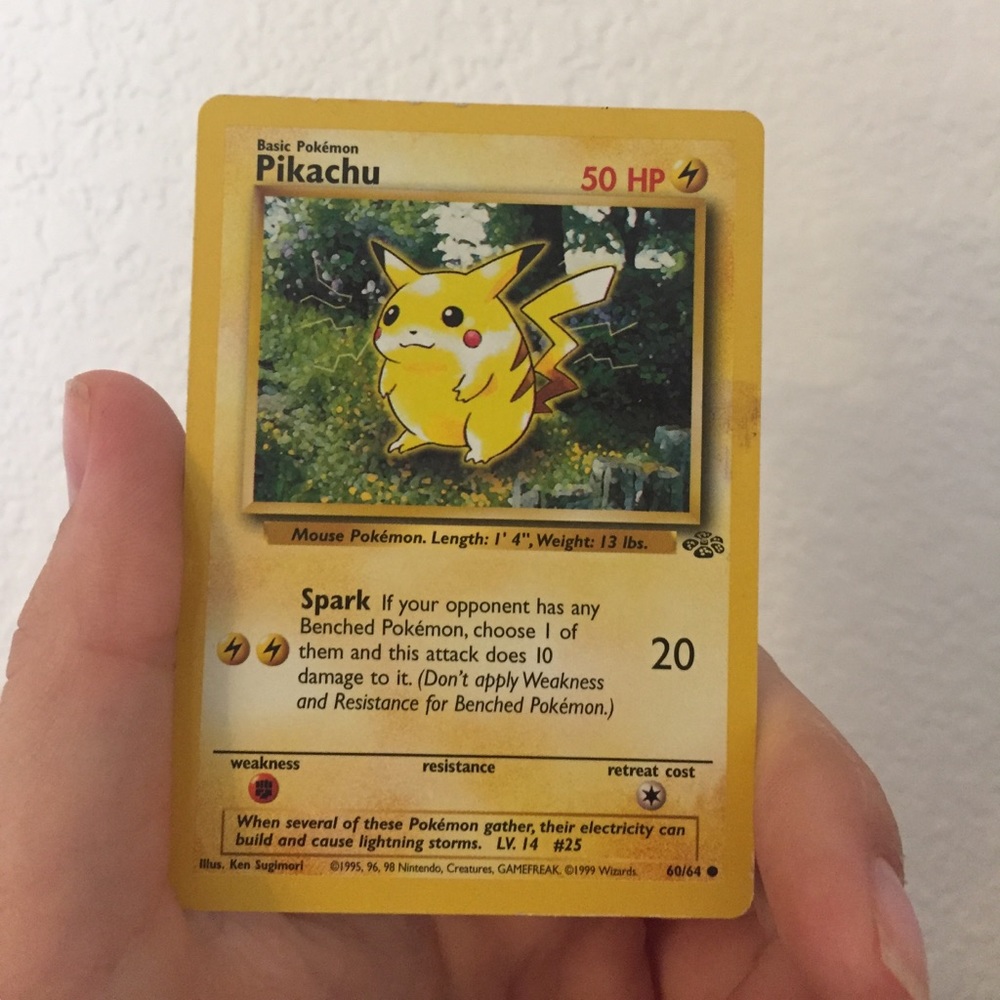 RARE JUNGLE PIKACHU POKÉMON CARD